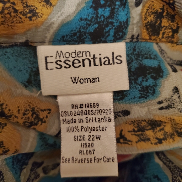 Modern Essentials Blouse - Picture 6 of 7